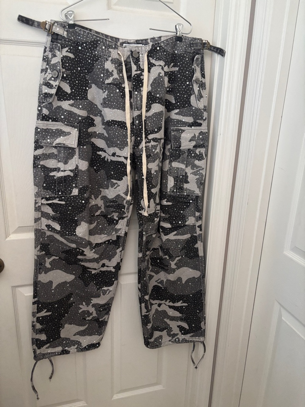 Men's Gray Camouflage Cargo Pants with Drawstring Waist